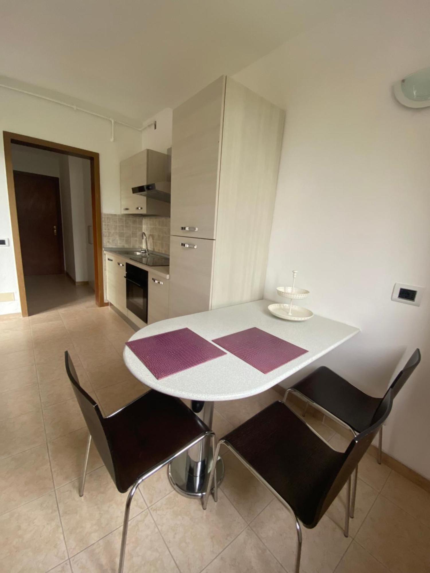 Peonia Apartment - Appartamento Vista Lago Лезено Экстерьер фото